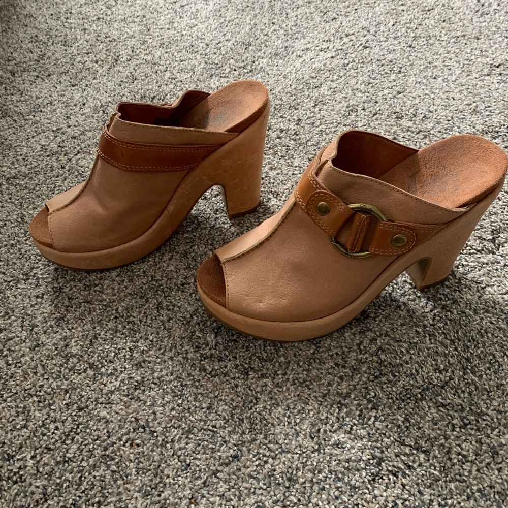 Lucky Brand Veronica peep-toe clogs size 8